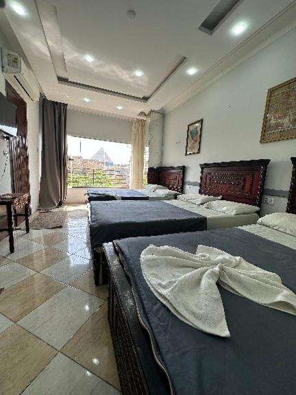 Hotel Black Pyramids View *