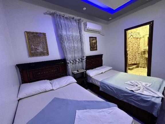 Black Pyramids View Hotel