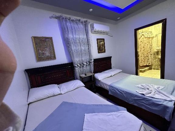 Hotel Black Pyramids View