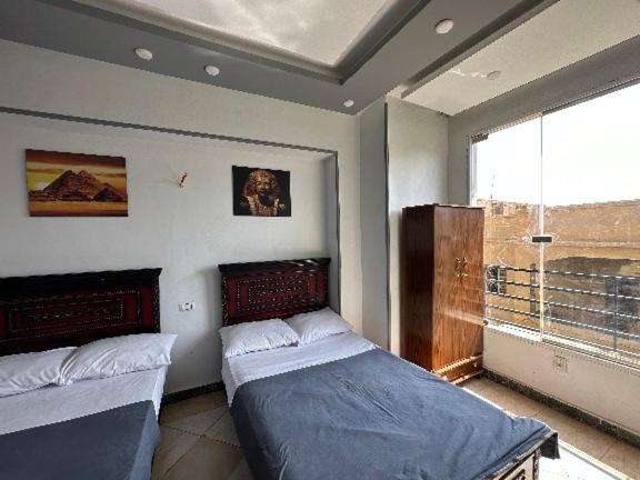 Hotel Black Pyramids View