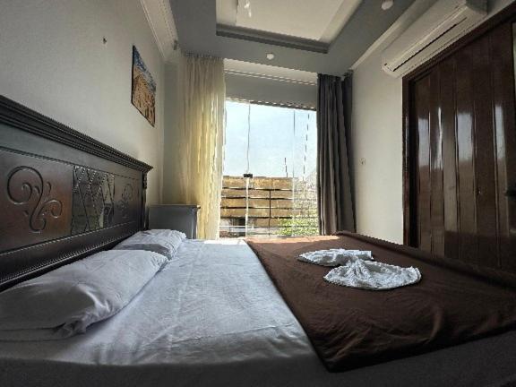 Hotel Black Pyramids View *