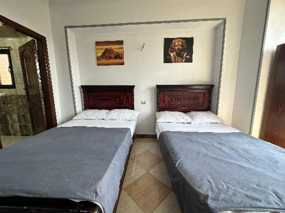 Black Pyramids View Hotel *